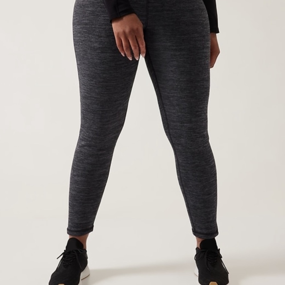 Athleta Altitude Tight / Legging in polartec stretch